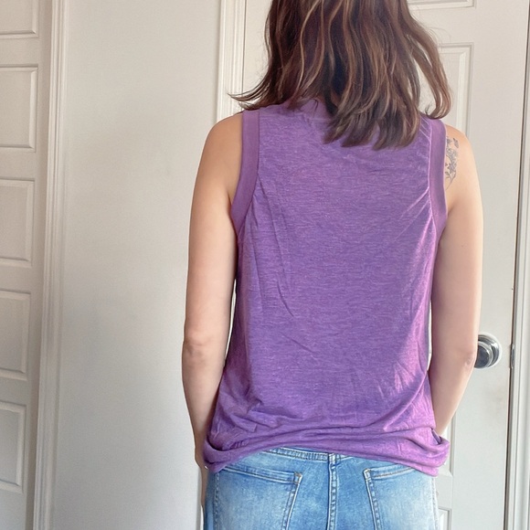 01 Solid Minimalist V neck Tank Top - Picture 10 of 15